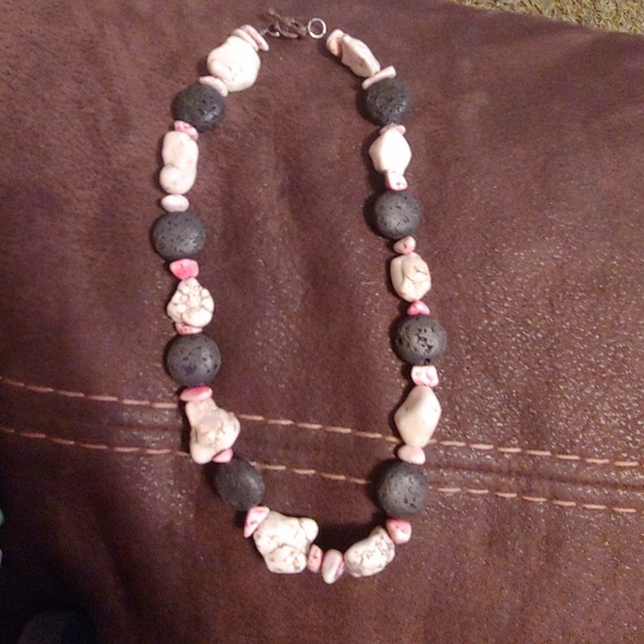 Western rock necklace - Picture 2 of 3